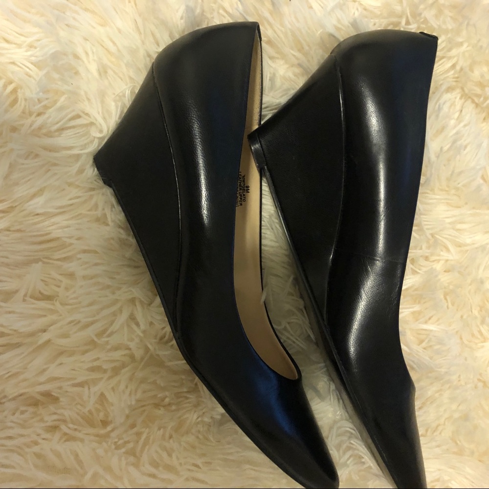 Nine West pointed toe leather wedge